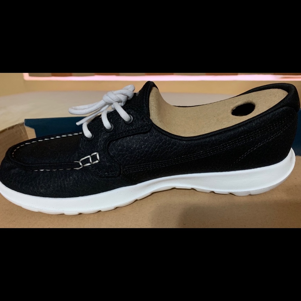 Sketcher shoes side Go Walk lite size 8